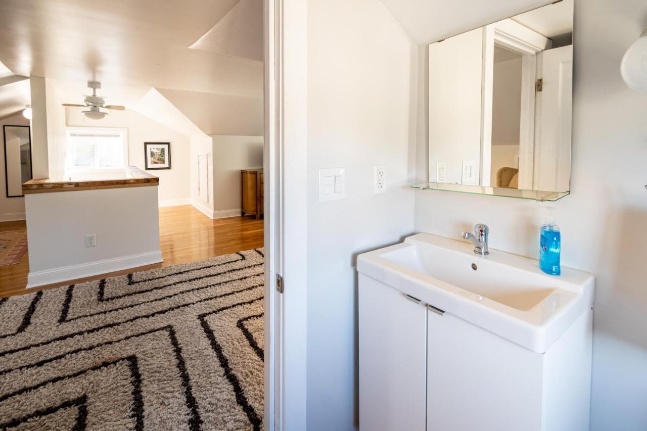 Contemporary 3-Bedroom Home With Balcony In Rva Ричмонд Экстерьер фото